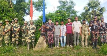 ভারতে কারাভোগের পর ৫ বাংলাদেশিকে ফেনী সীমান্তে হস্তান্তর