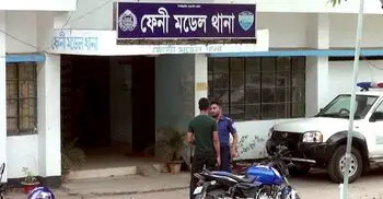 শহীদ মিনারে ফুল দিয়ে ফেরার পথে ছিনতাইকারীর কবলে পাসপোর্ট অফিস প্রধান