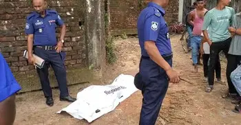 ফুলগাজীর সীমান্তে পড়ে ছিলো অজ্ঞাত ব্যক্তির মরদেহ