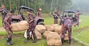 ফেনী সীমান্তে ৬২ লাখ টাকার ভারতীয় শাড়ি জব্দ