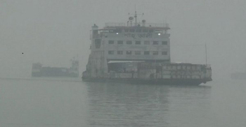 কুয়াশায় আরিচা-কাজিরহাট রুটে ফেরি চলাচল বন্ধ