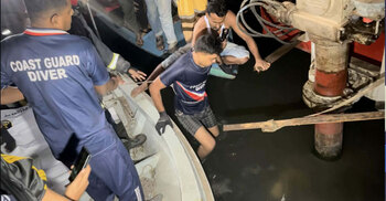 ফেরি থেকে ট্রাকসহ ৫ যানবাহন নদীতে, তিনজনের মরদেহ উদ্ধার