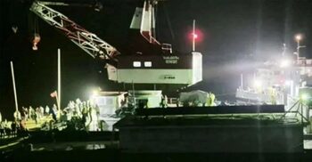 পানির ৯০ ফুট গভীরে রয়েছে বাসটি, উদ্ধারকাজে বৃষ্টির বাগড়া