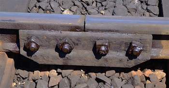 কিশোরগঞ্জে রেললাইনের ফিশপ্লেট চুরির অভিযোগ, ৬ কর্মচারীকে বদলি