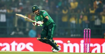 Pakistan102 without loss in powerplay against Sri Lanka
