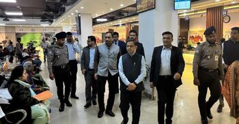 ঢাকার আইভ্যাক পরিদর্শনে ভারতীয় হাইকমিশনার, চিকিৎসা ভিসায় গুরুত্ব