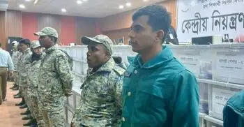 ভোট গণনা স্থগিত হওয়ার পর নিয়ন্ত্রণ কক্ষে অতিরিক্ত পুলিশ