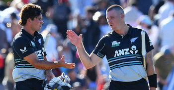 New Zealand thrash Pakistan by 9 wickets in T20 opener