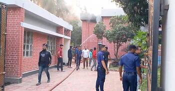 মেহেরপুরে এসপির বাসভবনে আগুন