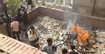 গুলিস্তানে আওয়ামী লীগ কার্যালয়ে আগুন