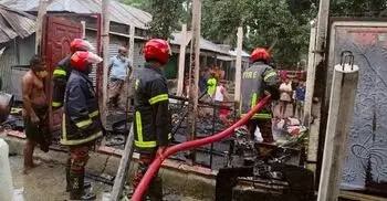 সেলাই মেশিন বিস্ফোরণে ঘর পুড়ে ছাই, কিশোরীর মৃত্যু