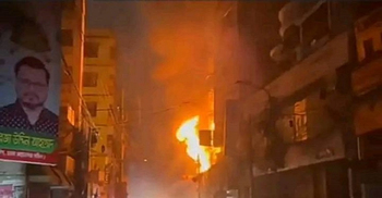 Fire breaks out after blast in Ctg cold storage, 4 injured