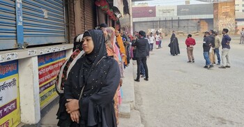 ‌‘১৭ বছর পর ভোট দিয়েছি, অন্য রকম আনন্দ লাগছে’