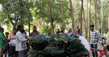 মাগুরায় আড়বাঁধসহ চায়না জাল পুড়িয়ে ধ্বংস