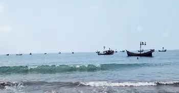 নাফ নদী থেকে বাবা-ছেলেসহ ৭ জেলেকে ধরে নিয়ে গেলো আরাকান আর্মি