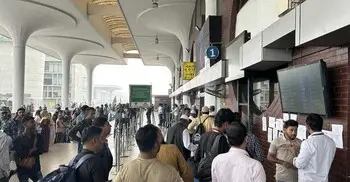 ফ্লাইট রিশিডিউলের খবর নেই, নতুন করে টিকিট কেটে সৌদি যাচ্ছেন অনেকে