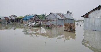 গাইবান্ধায় পানিবন্দি ৪০ হাজার মানুষ, সীমাহীন দুর্ভোগ
