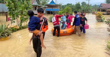15 dead in Indonesia landslides, floods: Disaster agency