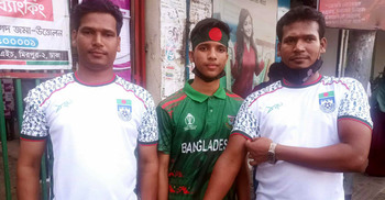 হৃদয়ে ক্রিকেট, গায়ে বাংলাদেশ ফুটবল দলের জার্সি