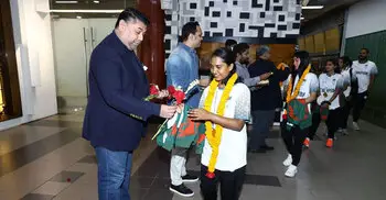 দেশে ফিরে সংবর্ধনা পেলেন ফুটসালে চ্যাম্পিয়ন মেয়েরা