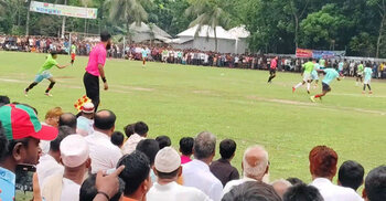 ফরিদপুরে ফুটবল টুর্নামেন্টে মাতলো হাজারো দর্শক