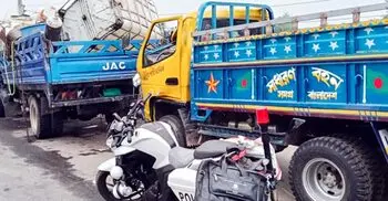 ভাঙ্গা এক্সপ্রেসওয়েতে এক ট্রাকের পেছনে আরেক ট্রাকের ধাক্কা, নিহত ২