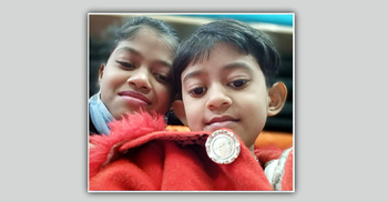 রাইসার জন্য আইসক্রিম আনতে গিয়ে বেঁচে যায় বড় বোন সিনথিয়া