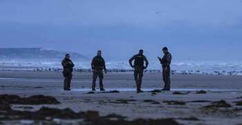 যুক্তরাজ্যগামী অভিবাসীদের সমুদ্র থেকেই আটক করবে ফ্রান্স