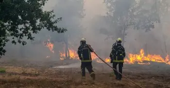 দাবানলে পুড়ছে ফ্রান্স-স্পেন, ঘরছাড়া ৩ লাখের বেশি মানুষ