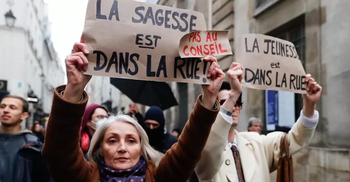 France pension reforms: Macron signs pension age rise to 64 into law