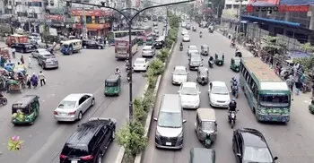 জ্বালানি সংকটে ঢাকার সড়কে কমেছে গণপরিবহন, নাগরিক ভোগান্তি চরমে