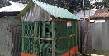 মুরগির ঘর নির্মাণে অনিয়ম, অভিযোগ দেওয়ায় হুমকি