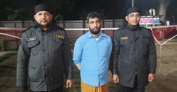 গাইবান্ধায় বিদেশি মদসহ যুবলীগ নেতা গ্রেফতার