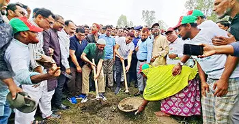 খাল খনন মানুষের জীবনমান উন্নয়নে ভূমিকা রাখবে: ফরহাদ হোসেন