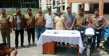 গাইবান্ধায় পিস্তল-গুলিসহ ৩ ডাকাত গ্রেফতার