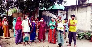 ঋণের নামে একের পর এক প্রতারণার ফাঁদ, টার্গেট গ্রামের হতদরিদ্ররা