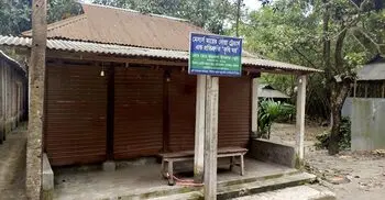 গাইবান্ধায় ৩০ বস্তা নকল কীটনাশক-সার জব্দ