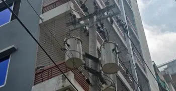 বারান্দার কাছেই ট্রান্সফরমার, বিদ্যুৎস্পৃষ্টে হাত হারালো শিশু নিহান