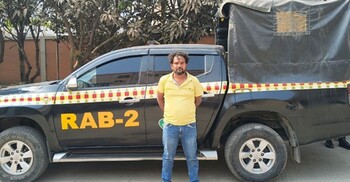 বোরকা পরে সমন্বয়ককে কুপিয়ে আহত, শীর্ষ সন্ত্রাসী গ্যারেজ সোহেল গ্রেফতার