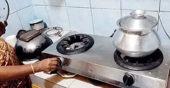 ঢাকার গৃহস্থালিতে জ্বালানির ত্রিমুখী সংকট