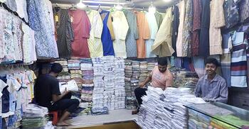 গাউসিয়ায় জমে উঠেছে ঈদের বেচা-কেনা, টার্গেট কয়েকশ কোটি