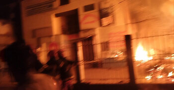 বাগেরহাটে ১৫ দোকান আগুনে পুড়ে ছাই