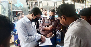 টঙ্গীতে অতিরিক্ত ভাড়া নেওয়ায় বাস কাউন্টারে অভিযান, জরিমানা