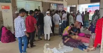 গাজীপুরে কারখানায় হঠাৎ অসুস্থ অর্ধশতাধিক শ্রমিক