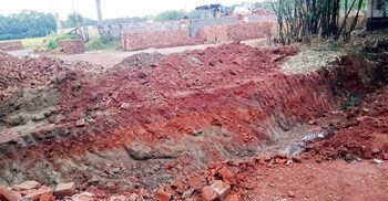 ‘চাঁদা না দেওয়ায়’ ইটভাটার প্রবেশপথে গর্ত খুঁড়লেন কৃষকদল নেতা