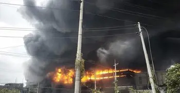 Narayanganj tyre factory still burning