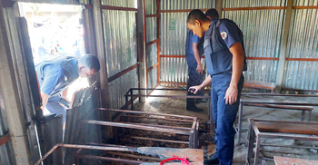 গাজীপুরে প্রাথমিক বিদ্যালয়ে দুর্বৃত্তের আগুন