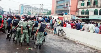 RMG unrest disrupts traffic on Dhaka-Mymensingh Highway