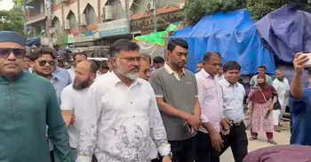 ফুটপাতে নিশ্চিন্তে ব্যবসা করার আশ্বাস দিলেন ডিএনসিসির প্রশাসক