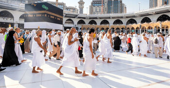 তাওয়াফের সময় কথা বলার ব্যাপারে যা বলেছেন নবিজি (সা.)